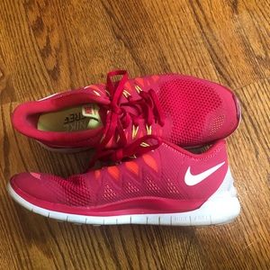Pink nike free runs